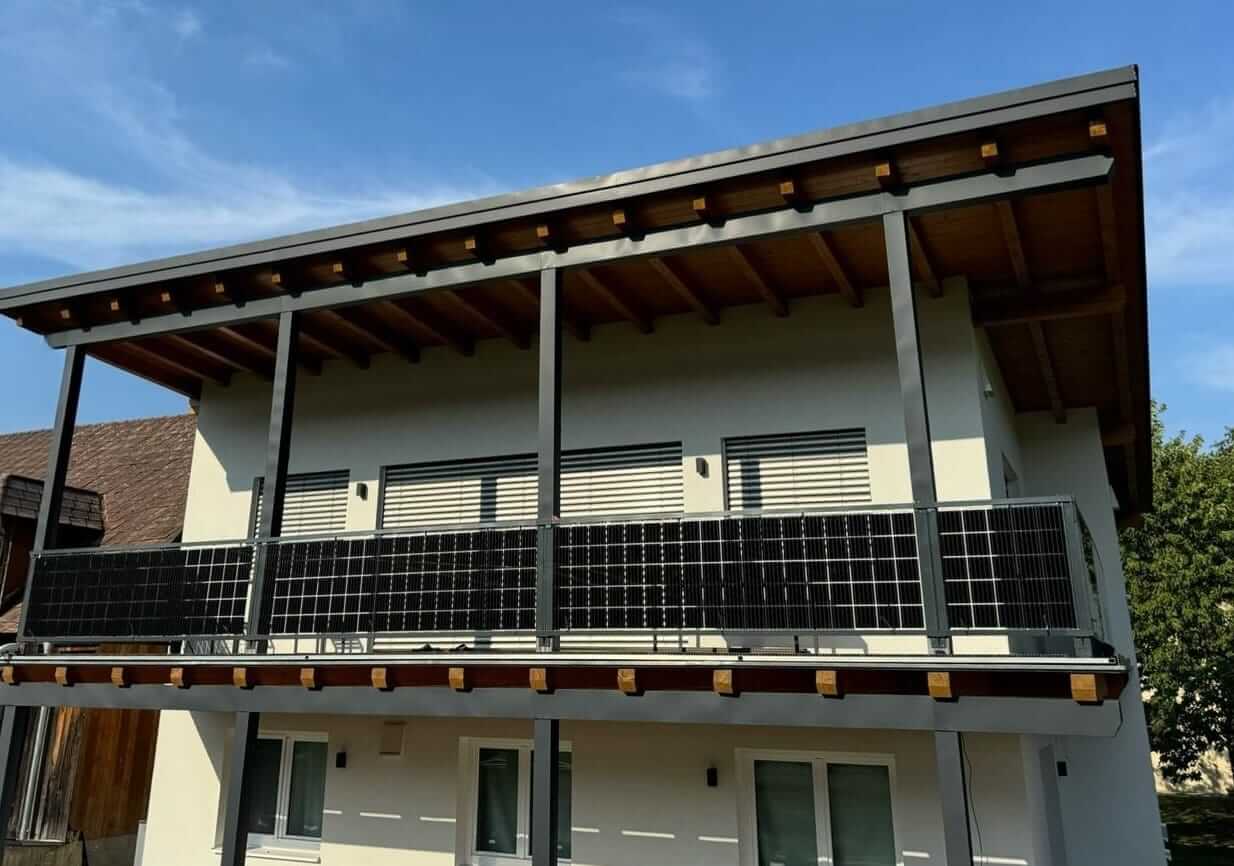 Pholtec GmbH | Photovoltaik-Terrassenüberdachungen, -Carports und -Zäune Balkongeländer