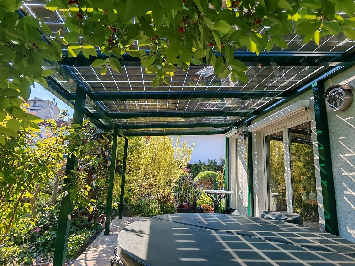 Pholtec GmbH | Photovoltaik-Terrassenüberdachungen, -Carports und -Zäune PV-Überdachung Aluminium Moosgrün